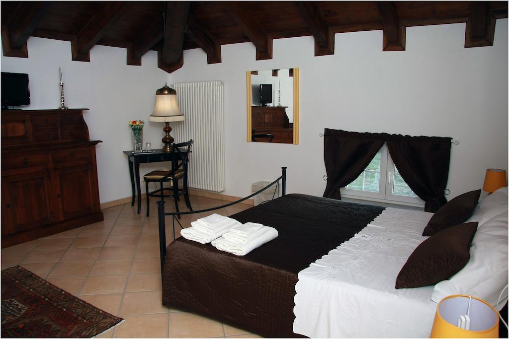 Villa Sassi Ac Alessandria Phòng bức ảnh
